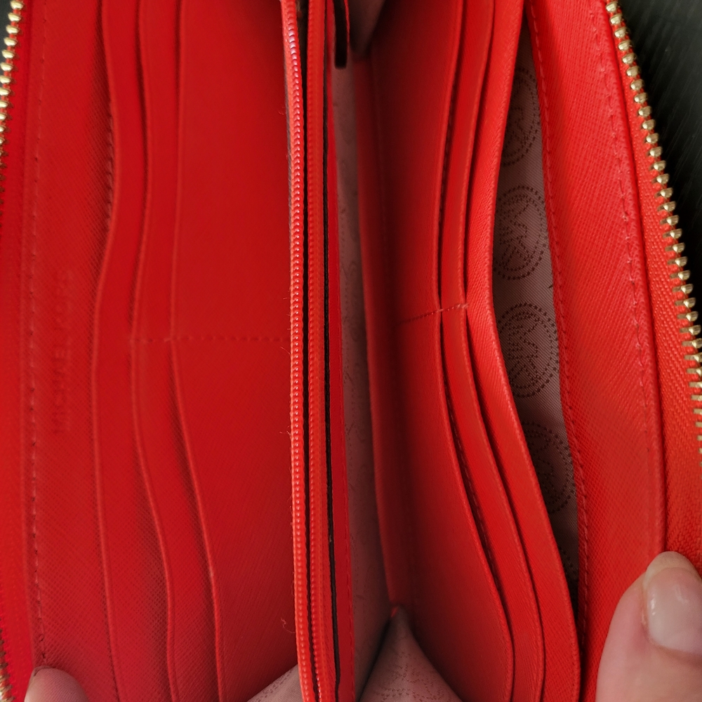 Michael Kors Red Wallet - Picture 4 of 4
